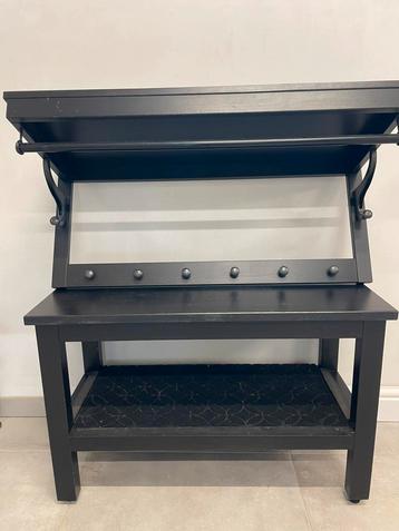Kapstok + schoentafel beschikbaar voor biedingen