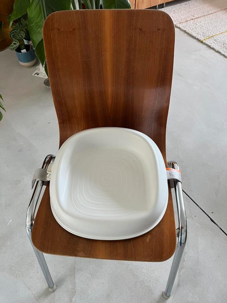 Witte stoelverhoger Baby Björn, Kinderen en Baby's, Kinderstoelen, Gebruikt, Overige typen, Stoelverkleiner, Ophalen