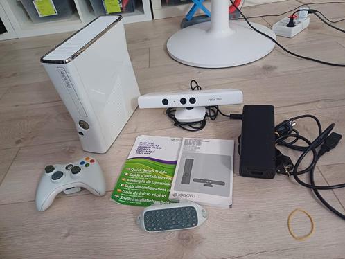 Xbox 360 slim blanche édition limitée très rare, Games en Spelcomputers, Spelcomputers | Xbox 360, Zo goed als nieuw, 250 GB, 360 S