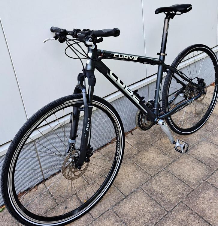 VTC CUBE CURVE 28"unisex état nickel 430€0489813734, Fietsen en Brommers, Fietsen | Heren | Sportfietsen en Toerfietsen, Zo goed als nieuw