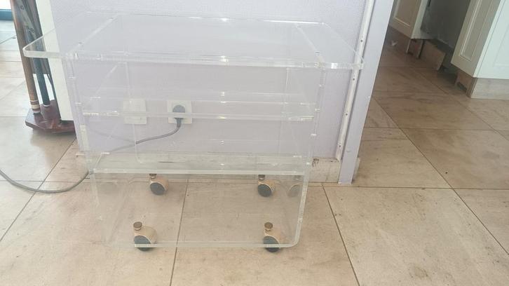 Trolley plexiglas Les Invisibles de Marais by David Lange, Huis en Inrichting, Overige Huis en Inrichting, Ophalen