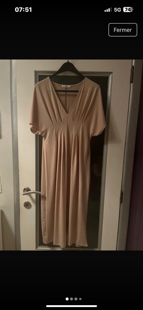 Robe douce élastique beige Lurex Bisous Project, Kleding | Dames, Gelegenheidskleding, Zo goed als nieuw, Beige, Ophalen of Verzenden