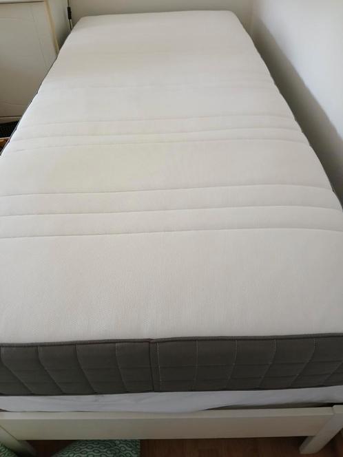 Eenpersoonsmatras 90x200 cm, Huis en Inrichting, Slaapkamer | Matrassen en Bedbodems, Zo goed als nieuw, Matras, Ophalen