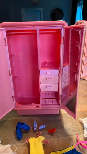 Barbie kleerkast vintage beschikbaar voor biedingen