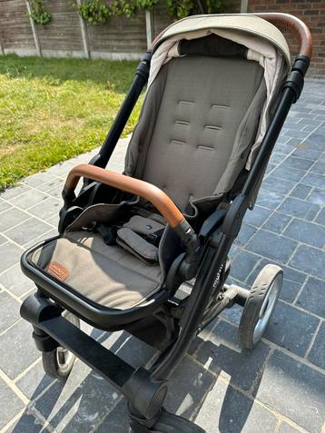 Buggy Mutsy Nio groen + reiswieg beschikbaar voor biedingen