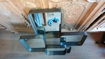 Vintage spiegel beschikbaar voor biedingen