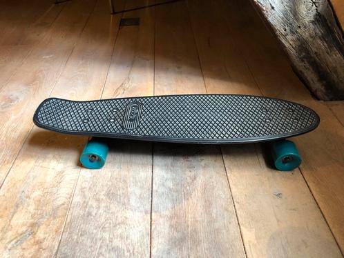 Oxelo Skate board 27” (68,5cm pennyboard) voor volwassenen, Sports & Fitness, Skateboard, Comme neuf, Enlèvement