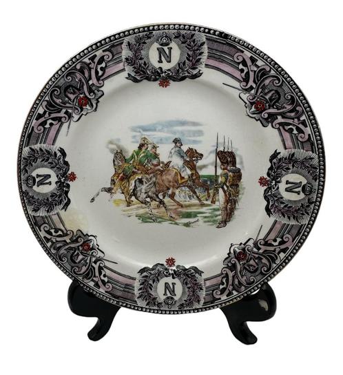 Assiette plate Boch Frères - Napoléon, Bataille de Friedland, Antiquités & Art, Antiquités | Céramique & Poterie, Enlèvement ou Envoi