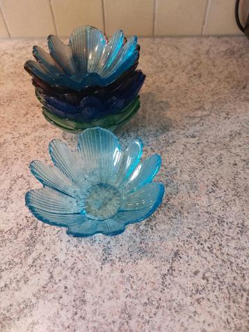 Petit raviers en verre à desserts ou apero  beschikbaar voor biedingen
