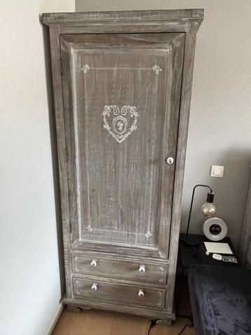 Te koop kast beschikbaar voor biedingen