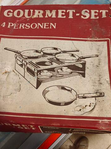  Vintage Gourmetset 4 Personen – Nieuw in Doos, Compleet! beschikbaar voor biedingen