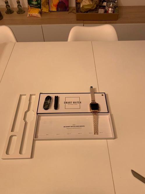 Luxe Goudkleurige smartwatch(zie beschrijving!), Handtassen en Accessoires, Horloges | Dames, Nieuw, Ophalen of Verzenden