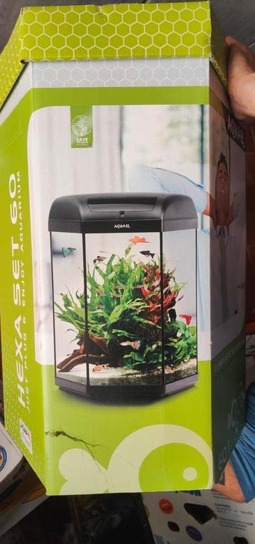 Hexa aquarium  beschikbaar voor biedingen