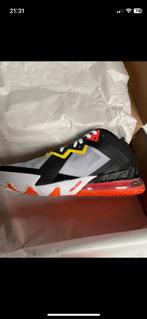 Nike Lebron 18 tune squad, Sport en Fitness, Ophalen, Nieuw, Schoenen