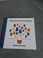 boek - Nijntje in het museum - Dick Bruna, Livres, Livres pour enfants | 4 ans et plus, Enlèvement ou Envoi