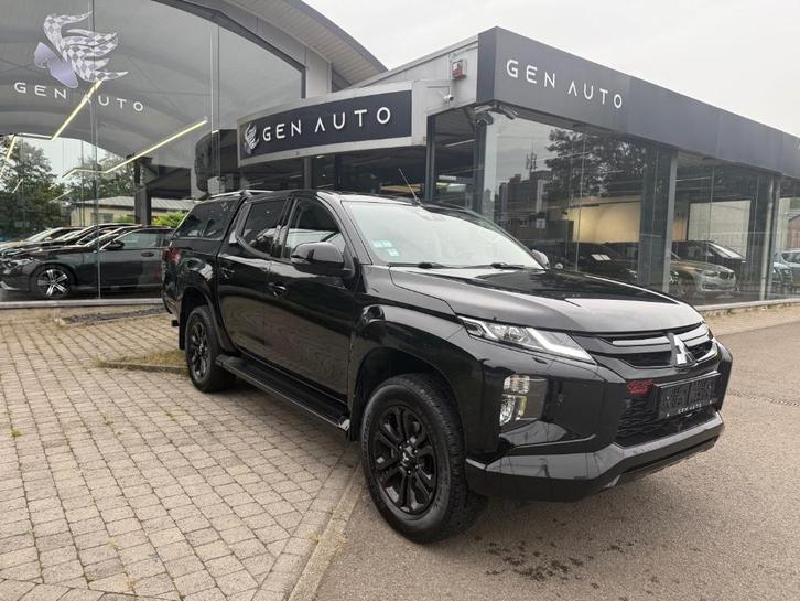 Mitsubishi L200 2.3 DI-D 4WD Blackline Cam 360 Carplay LED, Auto's, Mitsubishi, Bedrijf, Te koop, L200, 360° camera, ABS, Airbags