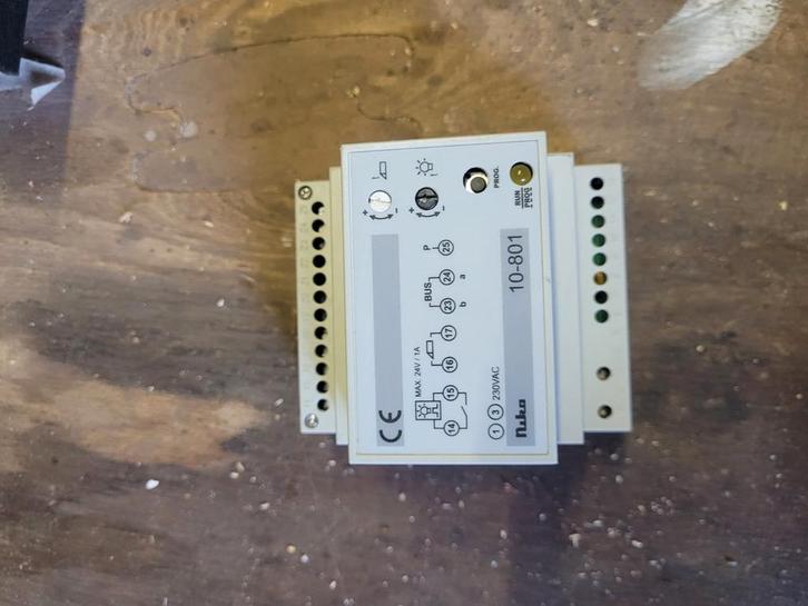 Niko 10-801 voeding voor toegangscontrolesysteem, Hobby en Vrije tijd, Elektronica-componenten, Zo goed als nieuw, Ophalen of Verzenden
