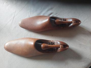 Paire d'embauchoirs anciens  beschikbaar voor biedingen