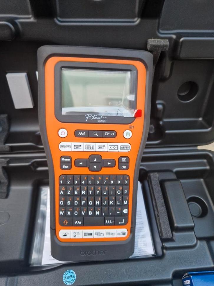 Brother labeler, Computers en Software, Labelprinters, Zo goed als nieuw, Azerty, Tape-label