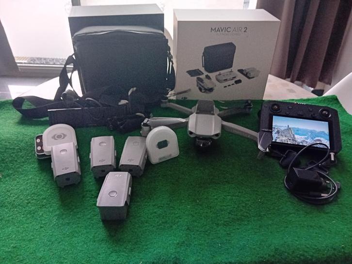 DJI Air 2 overcompleet 4 batterijen , incl SMARTCONTROLLER., Hobby en Vrije tijd, Modelbouw | Radiografisch | Helikopters en Quadcopters