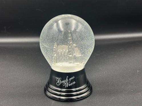 Originele Weense Snowglobe – St. Stephen's Cathedral, Verzamelen, Beelden en Beeldjes, Zo goed als nieuw, Fantasy, Verzenden