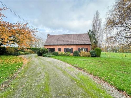 Huis te koop in Celles (), 3 slpks, Immo, Huizen en Appartementen te koop, Vrijstaande woning, G