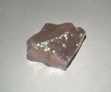 Ruwe Rozenkwarts - 26gram - 25mm x 35mm x 21mm beschikbaar voor biedingen