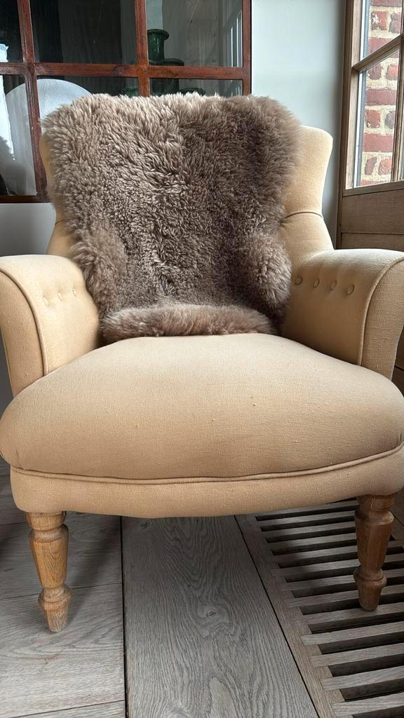 2 fauteuils taupe kleur  country style, Huis en Inrichting, Zetels | Zetels en Chaises Longues, Gebruikt, Eenpersoons, Minder dan 150 cm