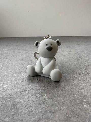 Sleutelhanger beertje beschikbaar voor biedingen