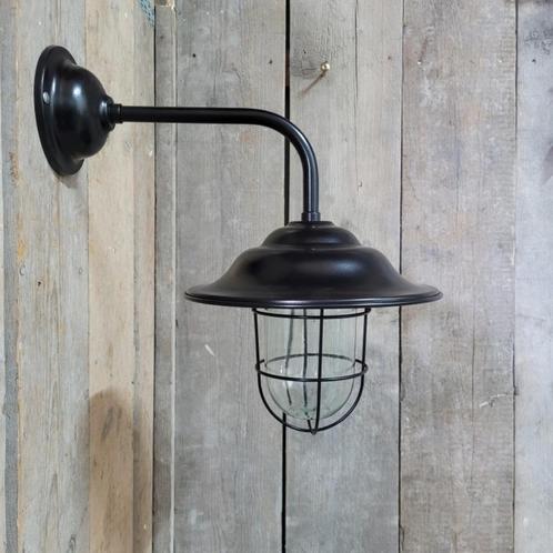 Nieuwe zwarte landelijke stallamp buitenlamp gepoedercoat, Huis en Inrichting, Lampen | Wandlampen, Nieuw, Glas, Metaal, Ophalen of Verzenden