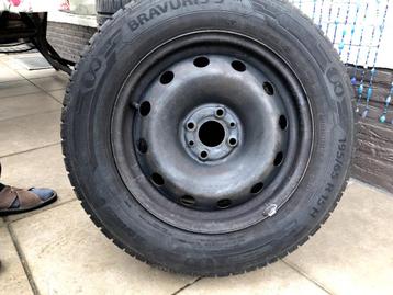 Autobanden met velg (4 stuks) beschikbaar voor biedingen