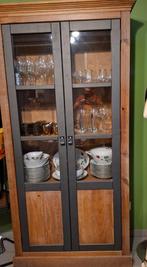 Vitrine en bois massif, 25 à 50 cm, Avec porte(s), Comme neuf, Enlèvement