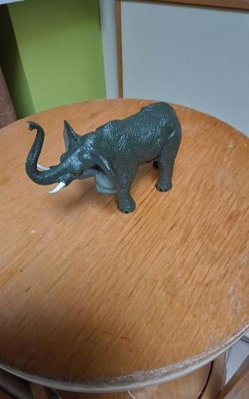 Olifant, Mortsel beschikbaar voor biedingen