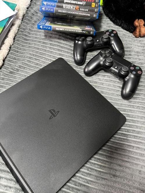 PlayStation 4 met games en 2 controllers, Games en Spelcomputers, Spelcomputers | Sony PlayStation 4, Zo goed als nieuw, Met games