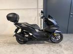 Honda PCX125 met topcase in zeer mooie staat (bj 2022), Motoren, Scooter, Bedrijf, 125 cc, 11 kW of minder