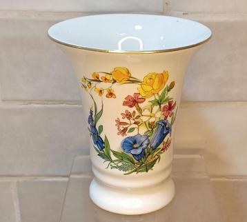 Porselein uit Brussel beschikbaar voor biedingen