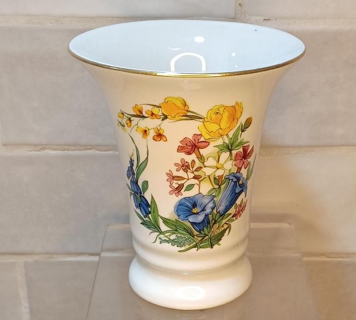 Porselein uit Brussel, Antiek en Kunst, Antiek | Servies los, Ophalen of Verzenden