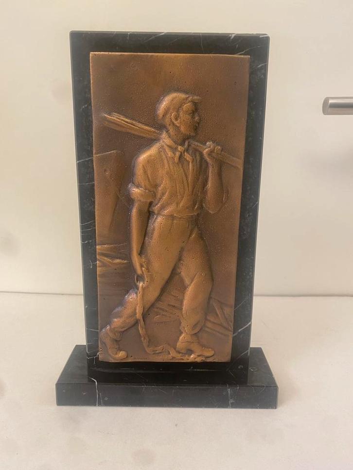 Art Deco Bronzen Reliëf Arbeider op Marmeren Sokkel., Antiek en Kunst, Antiek | Religieuze voorwerpen, Ophalen of Verzenden