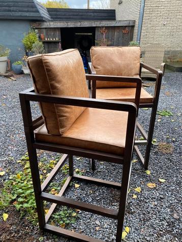4 lederen barstoelen beschikbaar voor biedingen