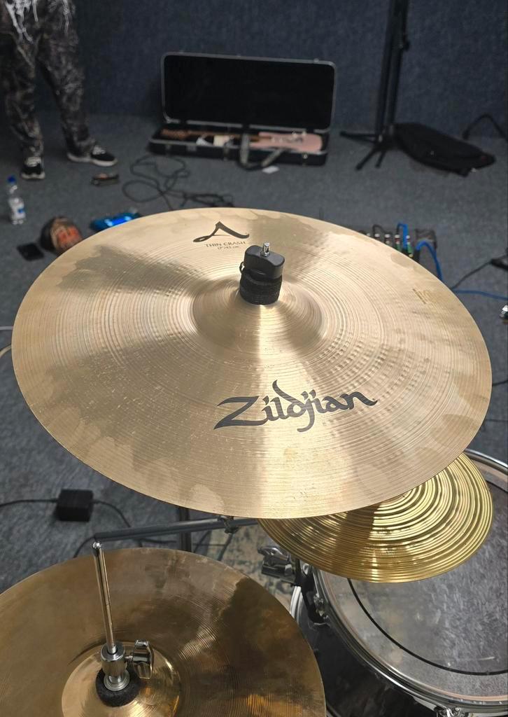 Zildjian a custom thin crash 17" cymbaal, Muziek en Instrumenten, Drumstellen en Slagwerk, Zo goed als nieuw, Ophalen