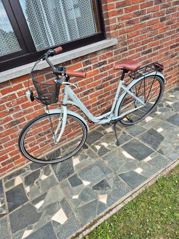 Fiets te koop ( dames) beschikbaar voor biedingen