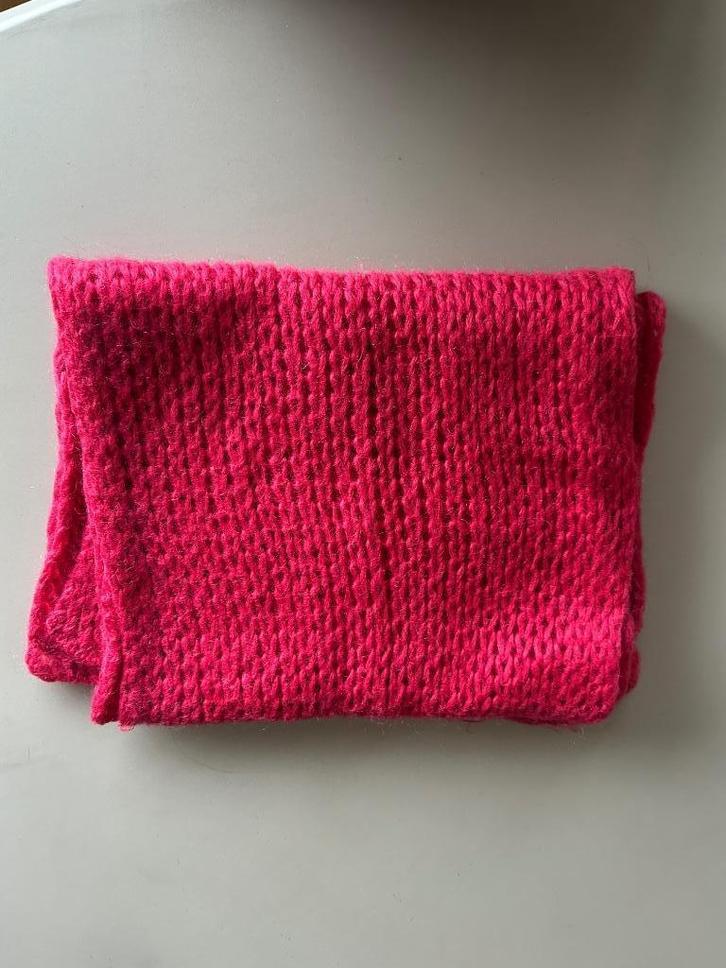 Jeff roze wollen sjaal, Kleding | Dames, Mutsen, Sjaals en Handschoenen, Zo goed als nieuw, Sjaal, Ophalen of Verzenden