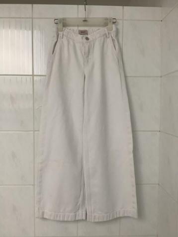 Witte jeans broek 11 jaar ( 146 ). In nieuwe staat. beschikbaar voor biedingen