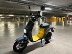Elektrische scooter met maar 20 kilomoter op de teller, Vélos & Vélomoteurs, Scooters | Vespa, Comme neuf, Enlèvement ou Envoi