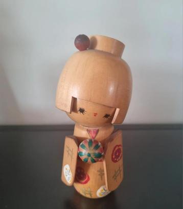 Leuke Sosaku Kokeshi beschikbaar voor biedingen