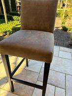 Prachtige barkruk taupe kleur, Huis en Inrichting, Barkrukken, 1 kruk, Ophalen, Zo goed als nieuw, Hout