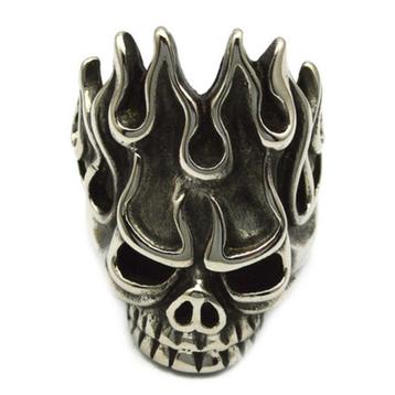 Stoere skull & flame bikerring in roestvrij staal beschikbaar voor biedingen