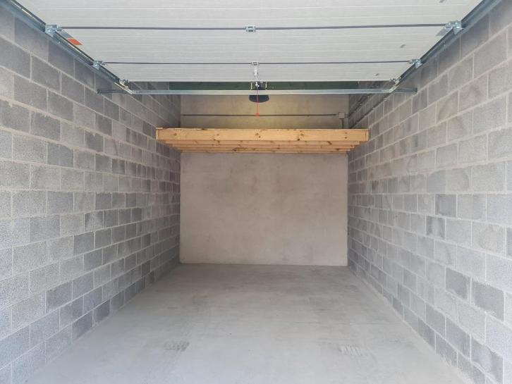 GARAGE/  BOX  À LOUER GILLY (  CHARLEROI), Immo, Garages & Places de parking, Charleroi