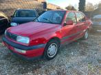 Volkswagen vento benzine oldtimer open dak 129000 km  750€, Auto's, Euro 2, Bedrijf, Vento, Rood