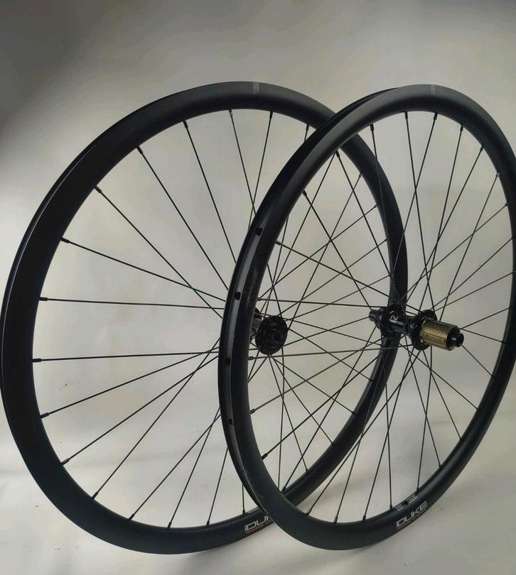 Nieuwe race wielset met Duke velgen, Fietsen en Brommers, Fietsonderdelen, Zo goed als nieuw, Ophalen of Verzenden